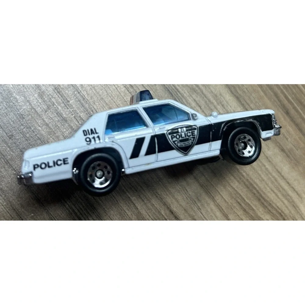 Matchbox Ford LTD PD-21 Police Diecast Car‎ Mattel 1987 1:69 Macau